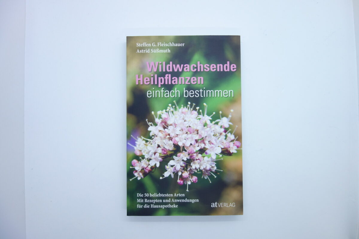 Vorderseite Taschenbuch Wildwachsende Heilpflanzen von Steffen G. Fleischhauer und Astrikd Süßmuth