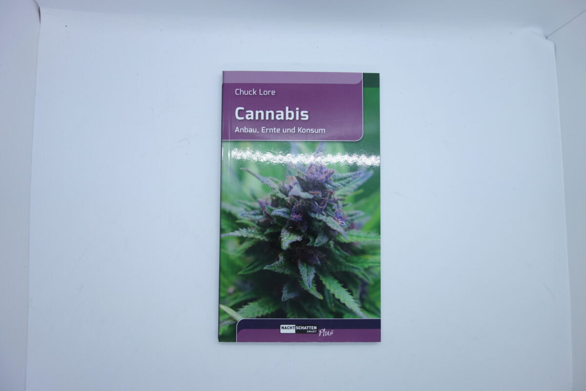 Vorderseite Taschenbuch Cannabis Anbau, Ernte und Konsum von Chuck Lore