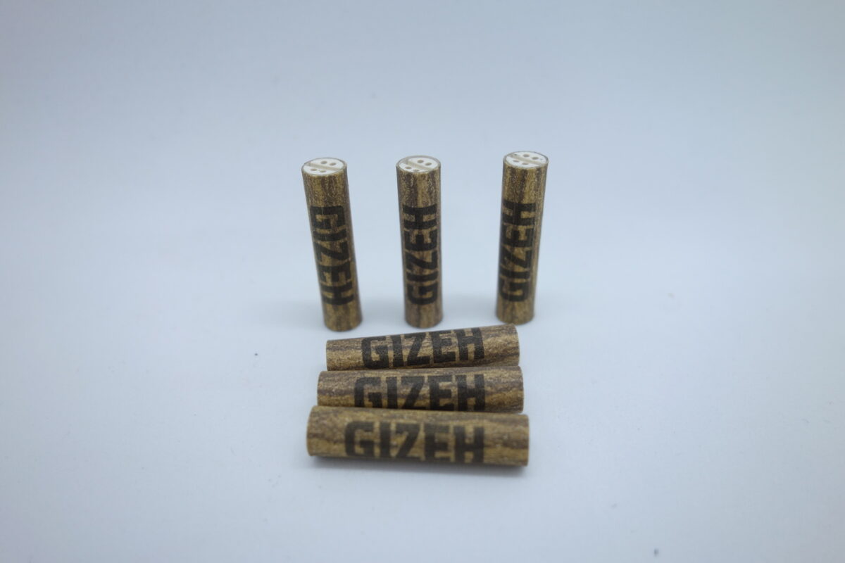 Gize Aktivkohlefilter 3 Stück stehend und 3 Stück liegend, braun mit dunkelbrauner GIZEH Aufschrift